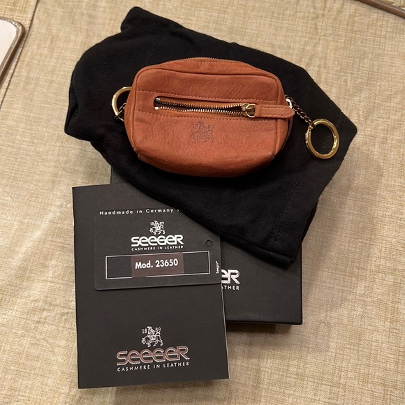 Seeger Other - Vintage Seeger Coin and Key zippered case